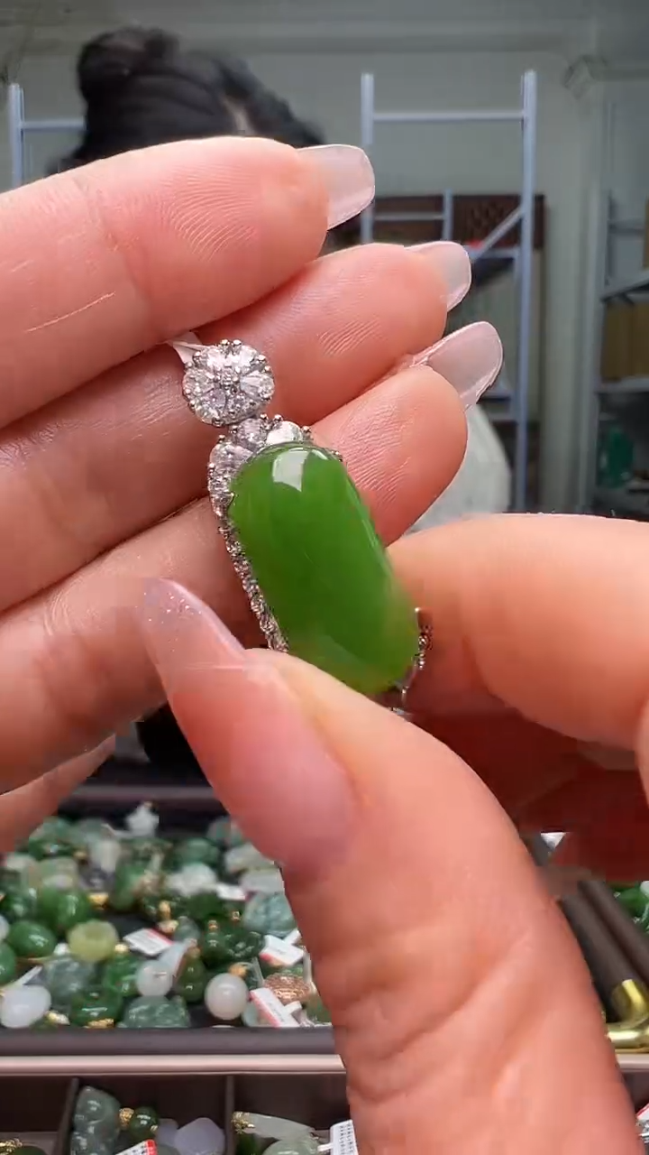 颈饰银S925镶嵌和田玉（多样性发货.发其一)12.10.89