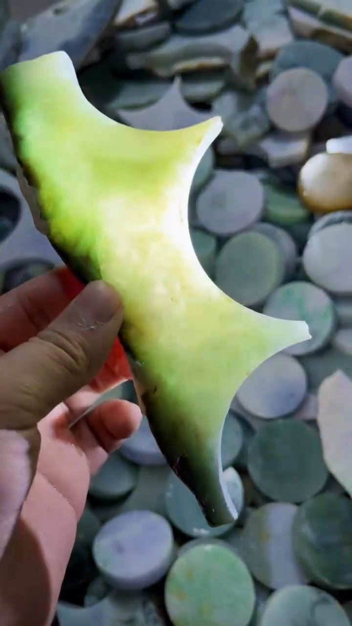 【闪购商品】翡翠挂件未镶嵌A货康壹976