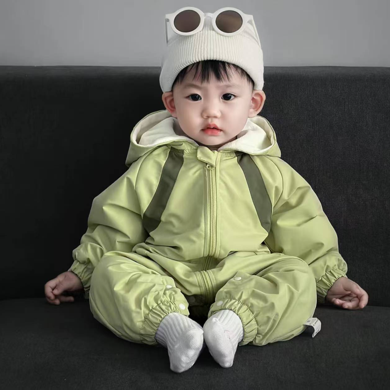 婴儿春秋款双层连体衣恐龙保暖外出冲锋衣男童连帽宝宝防风哈衣