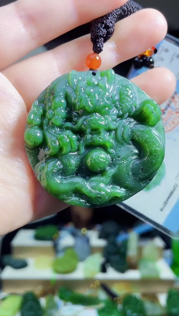 和田玉未镶嵌颈饰1