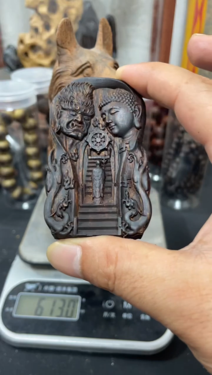 木潘家士大院香木摆件