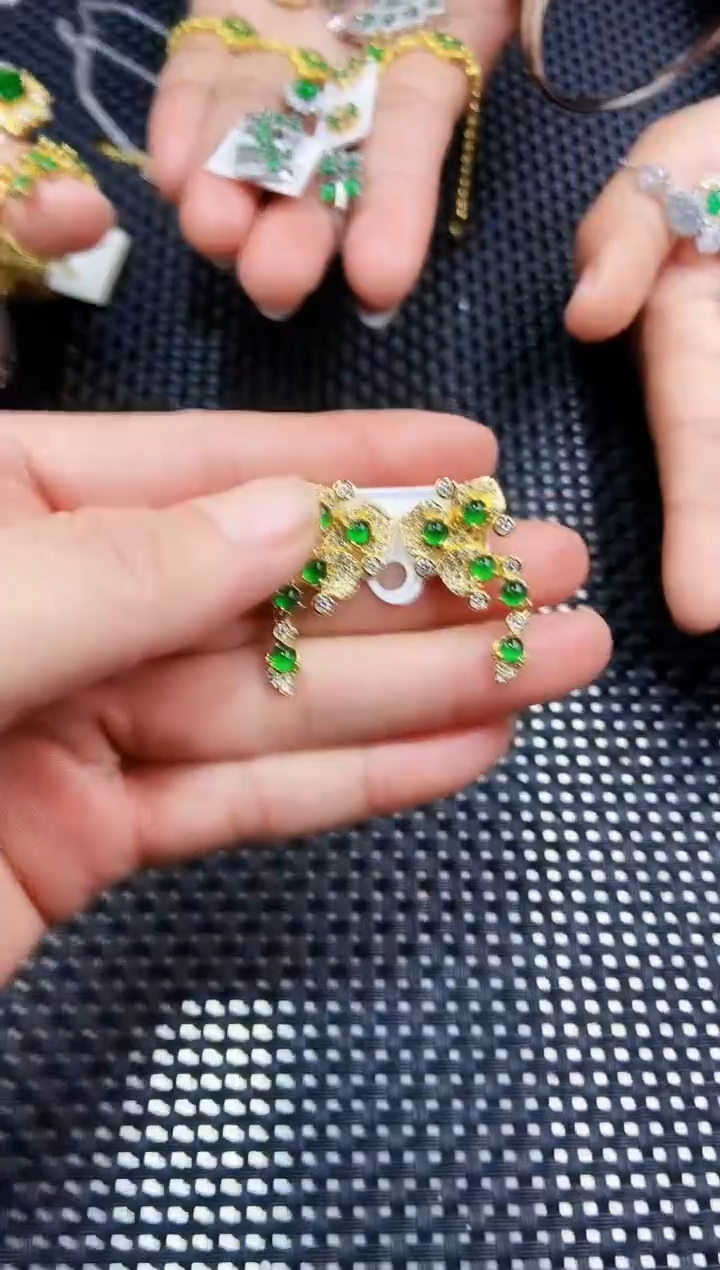 【闪购商品】翡翠耳饰未镶嵌111111111