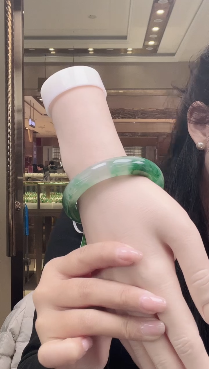 未镶嵌手镯石英质玉33