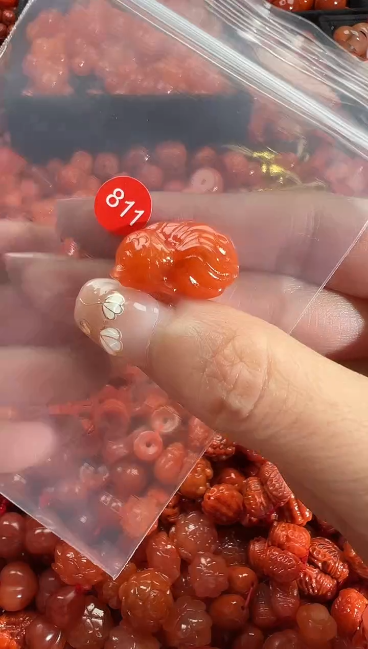 颈饰未镶嵌南红玛瑙1