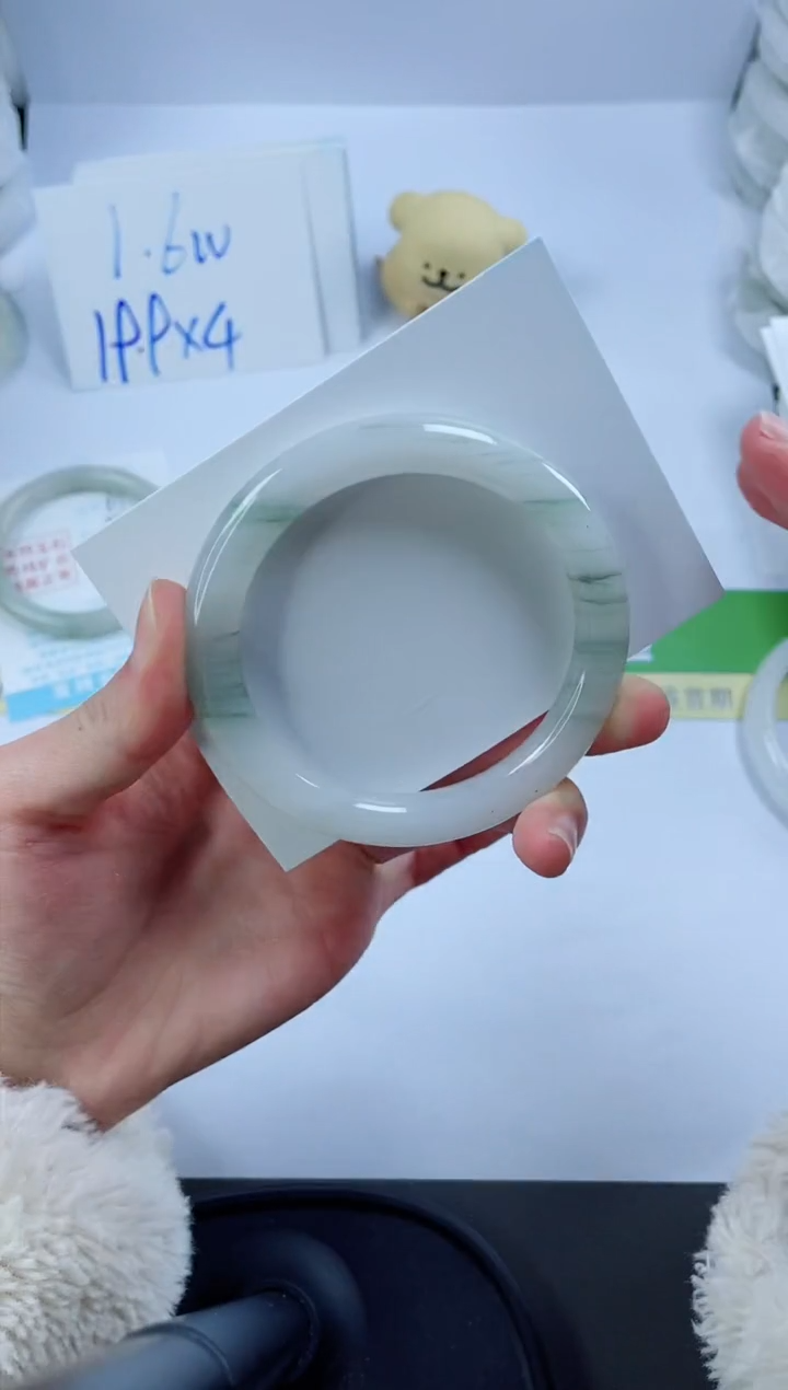 【闪购商品】石英质玉手镯未镶嵌699-58.2