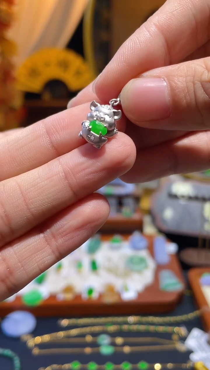 颈饰未镶嵌翡翠假一赔三