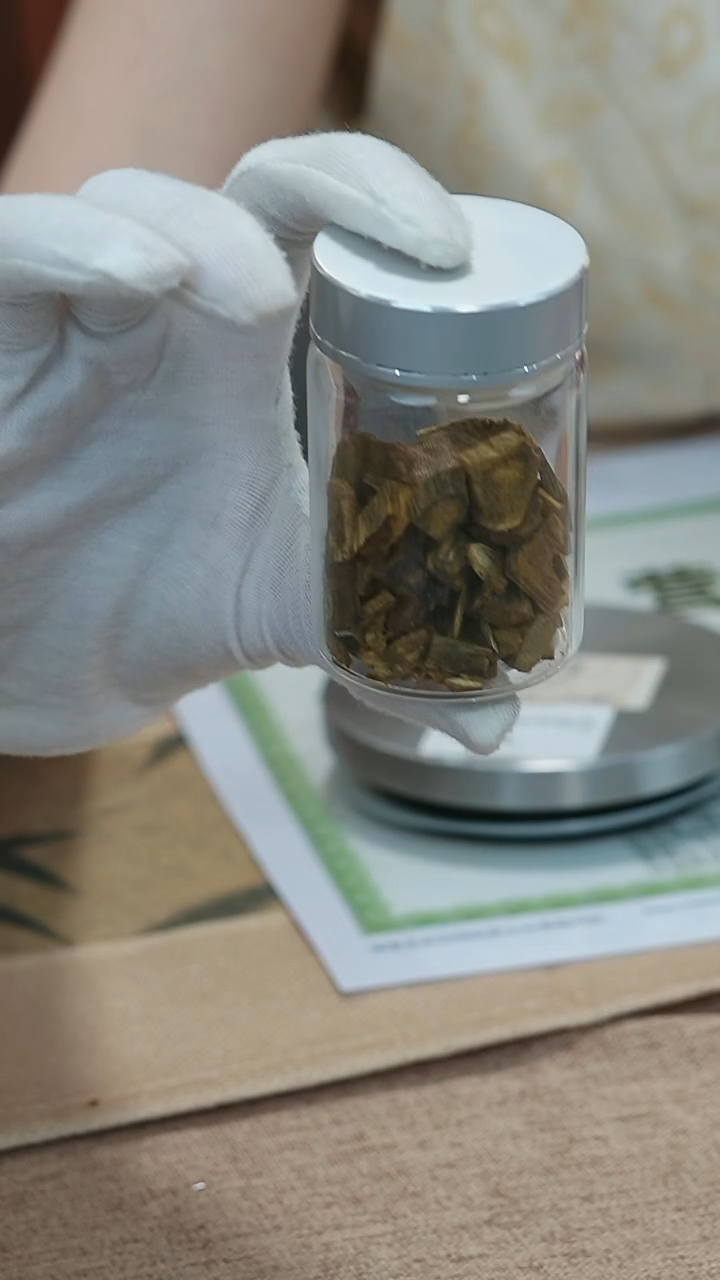 沉香手串奇楠99沉碎料多样性发一