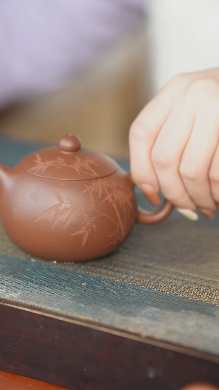 【闪购商品】喀左紫砂真不错，主播就是做壶的