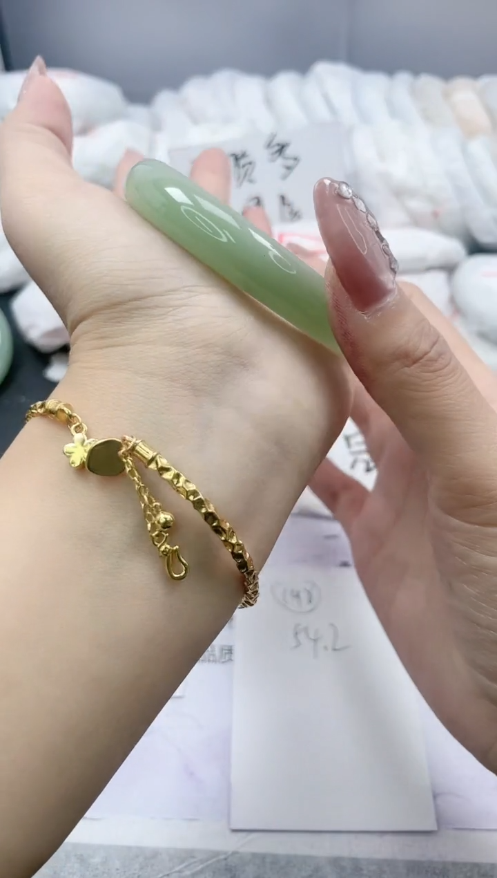 【闪购商品】石英质玉手镯未镶嵌198/54.2