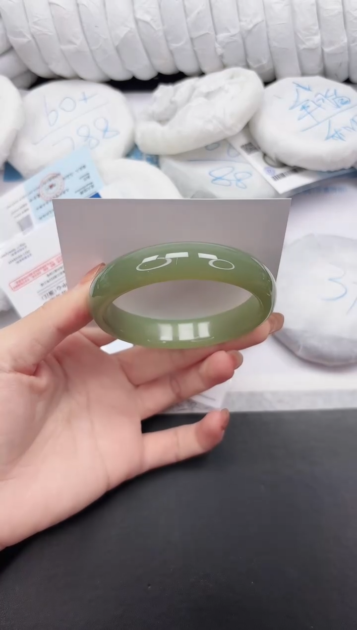 未镶嵌手镯石英质玉83-61.6QHS