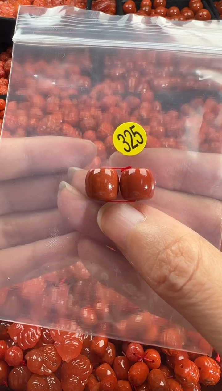 颈饰未镶嵌南红玛瑙1