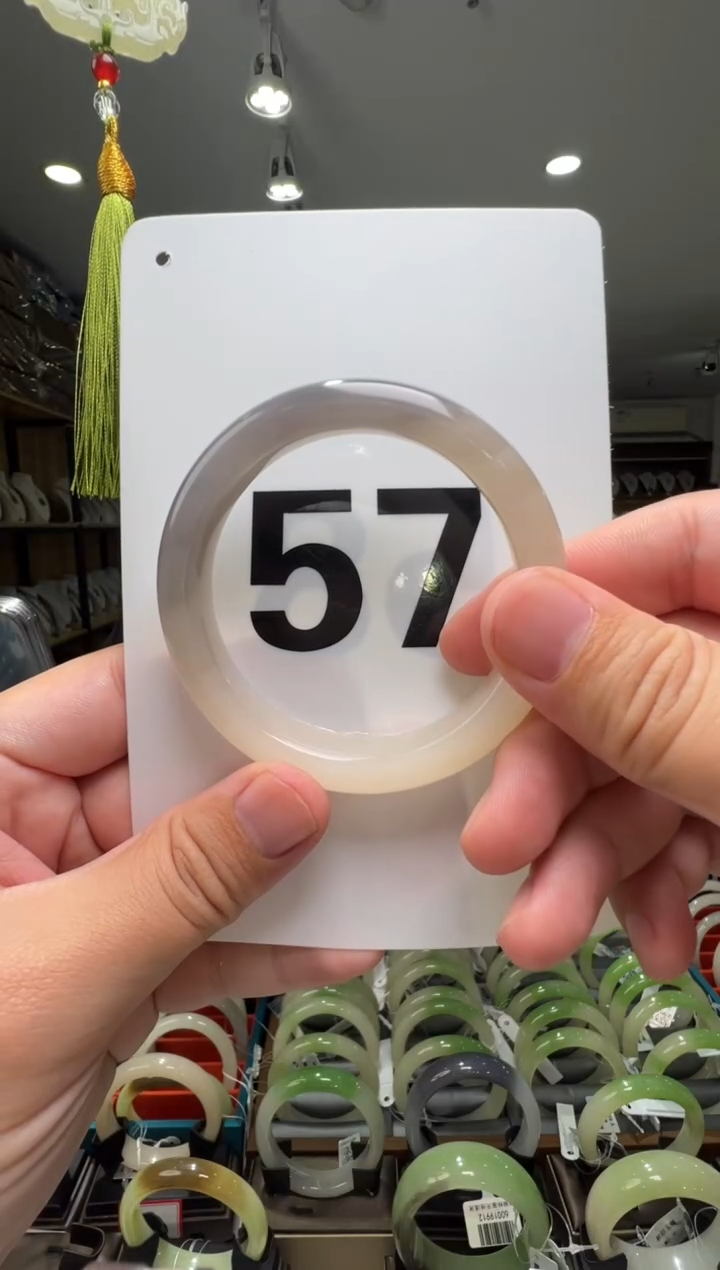 【闪购商品】和田玉手镯未镶嵌56-57圈口半山水特色烟紫手镯