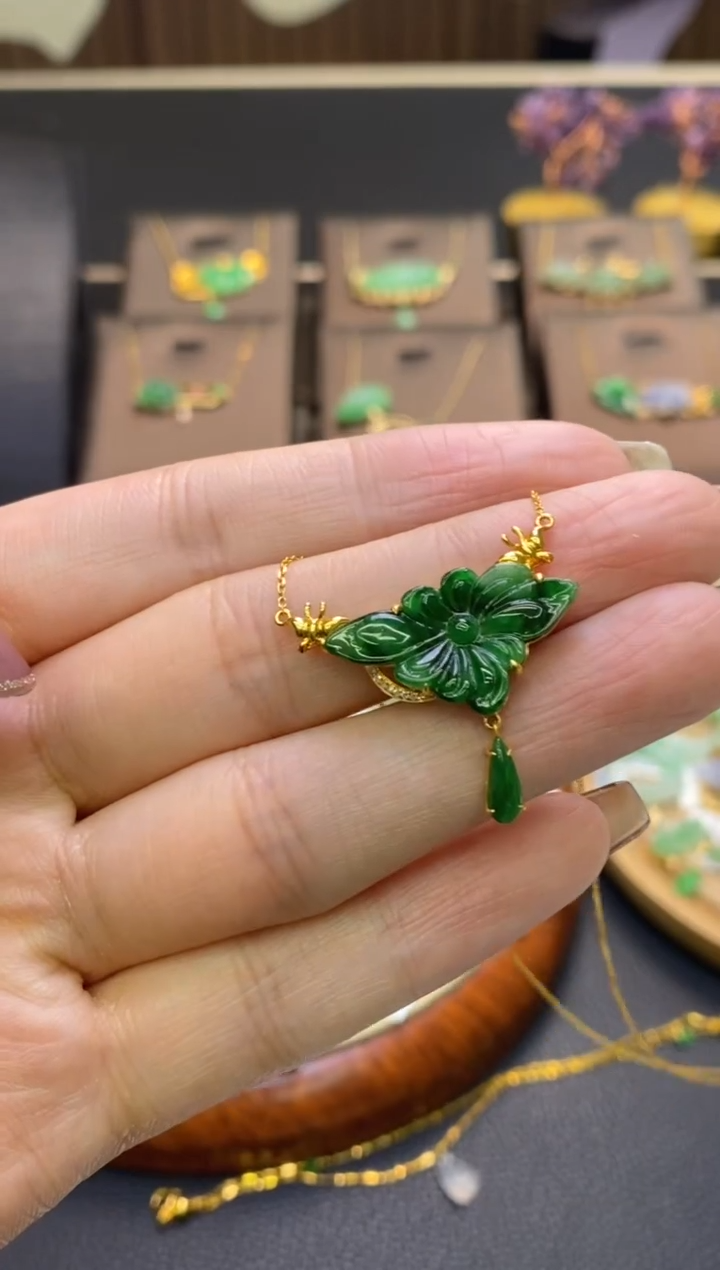 翡翠18K金镶嵌颈饰净货17176