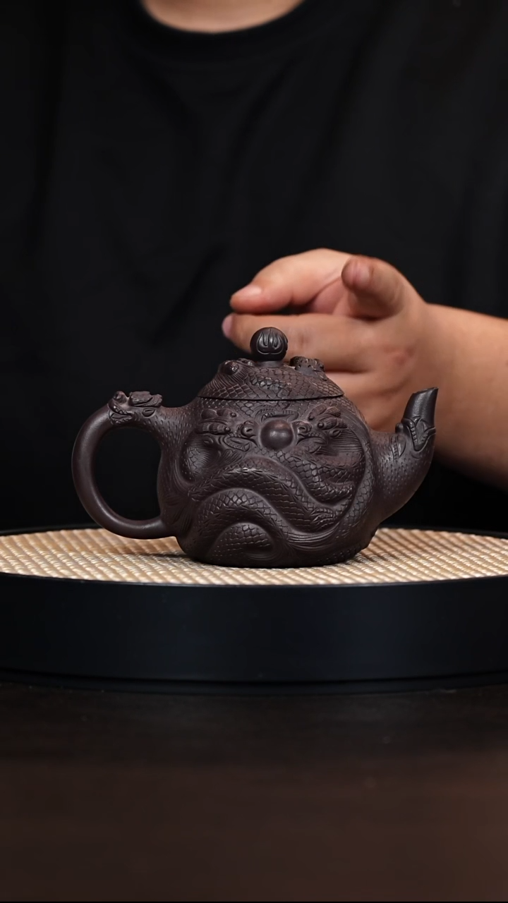 茶壶紫砂九龙壶 