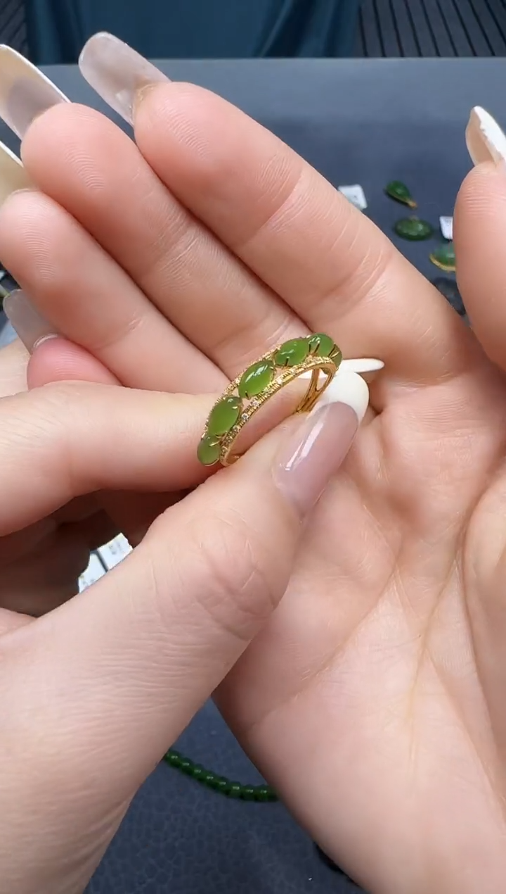 【闪购商品】和田玉戒指18K金镶嵌1