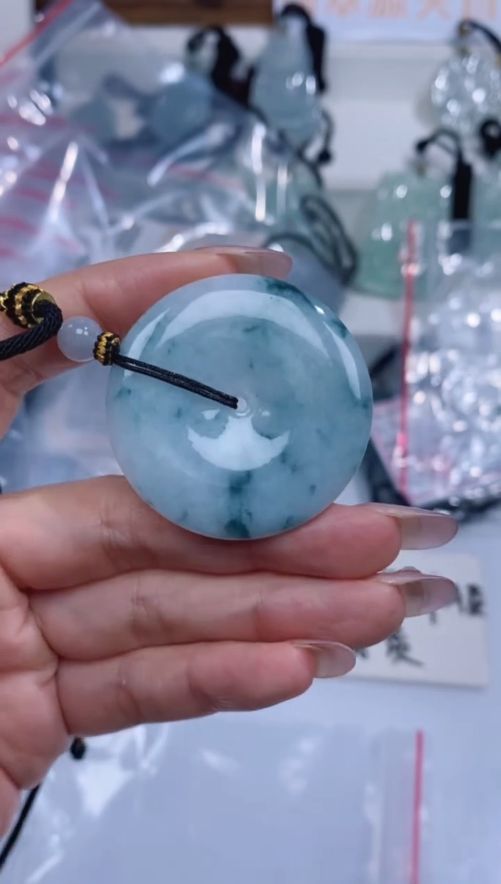 颈饰未镶嵌翡翠吊坠