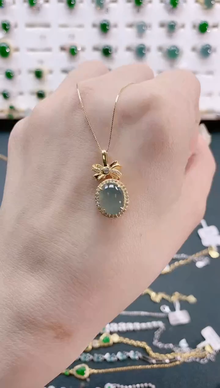 【闪购商品】翡翠颈饰银S925镶嵌天然翡翠