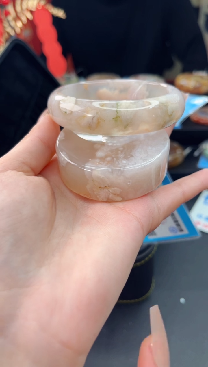 【闪购商品】石英质玉手镯未镶嵌赠送镯心（58圈口）