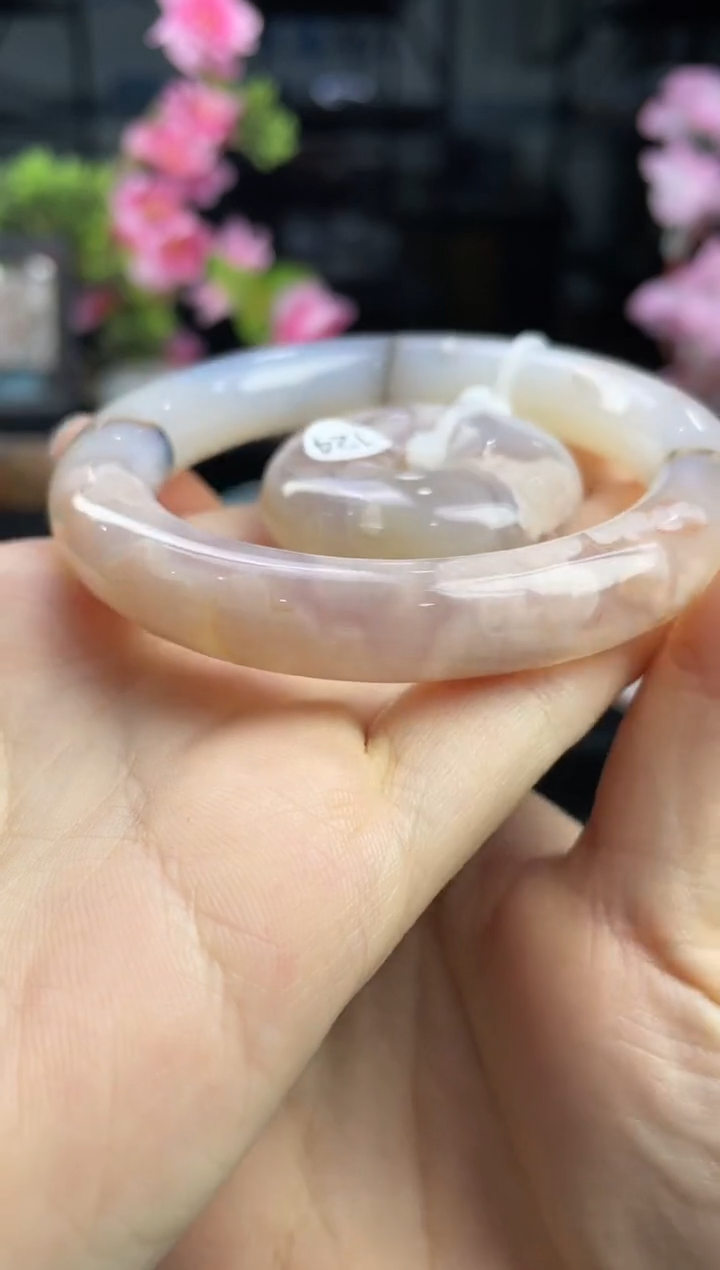 【闪购商品】石英质玉手镯未镶嵌54/124
