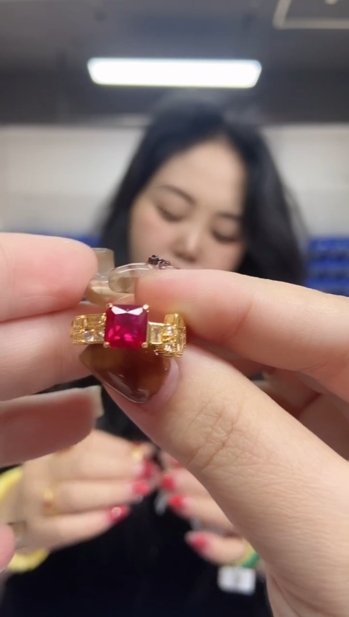 【闪购商品】红宝石戒指未镶嵌多样性发其一颜色微差
