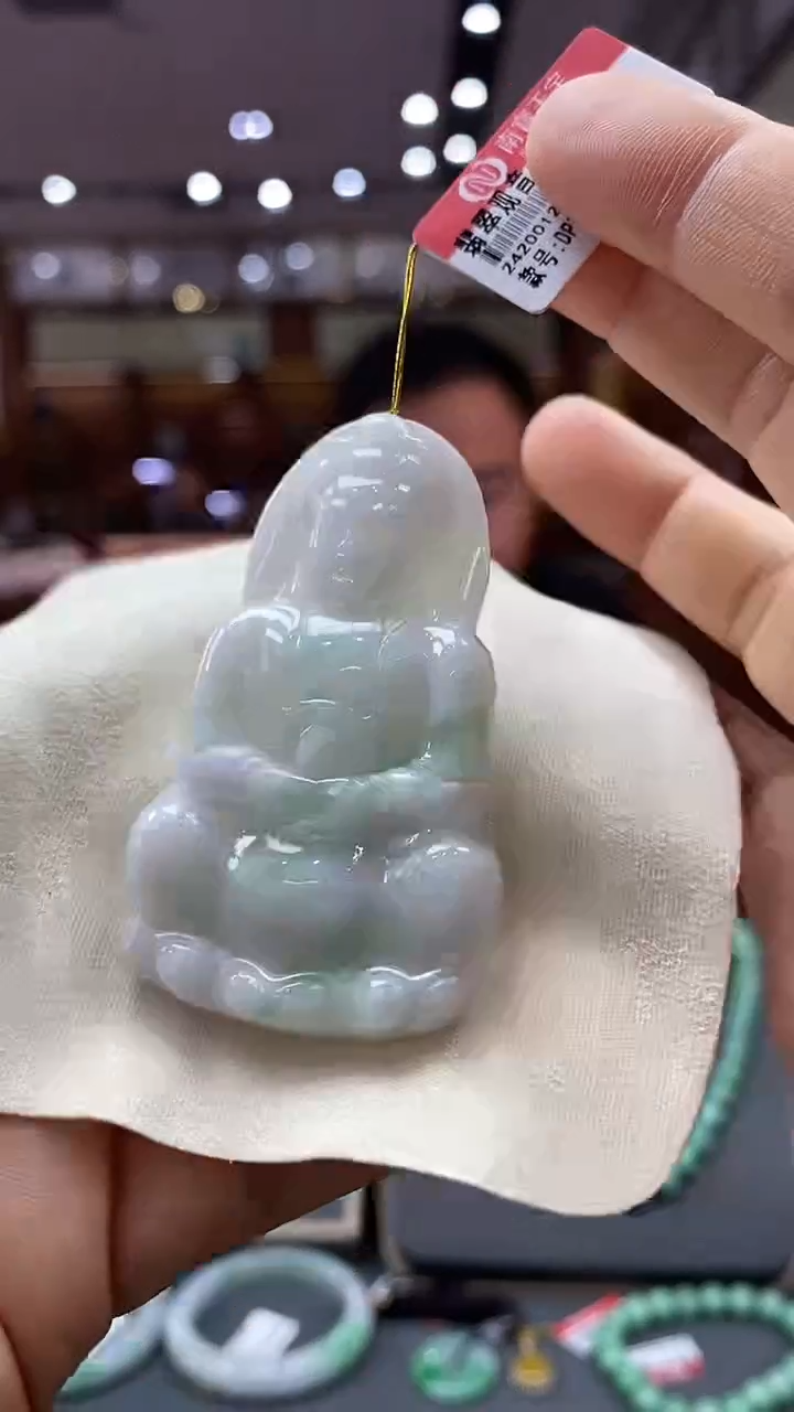 颈饰未镶嵌翡翠观音   25号
