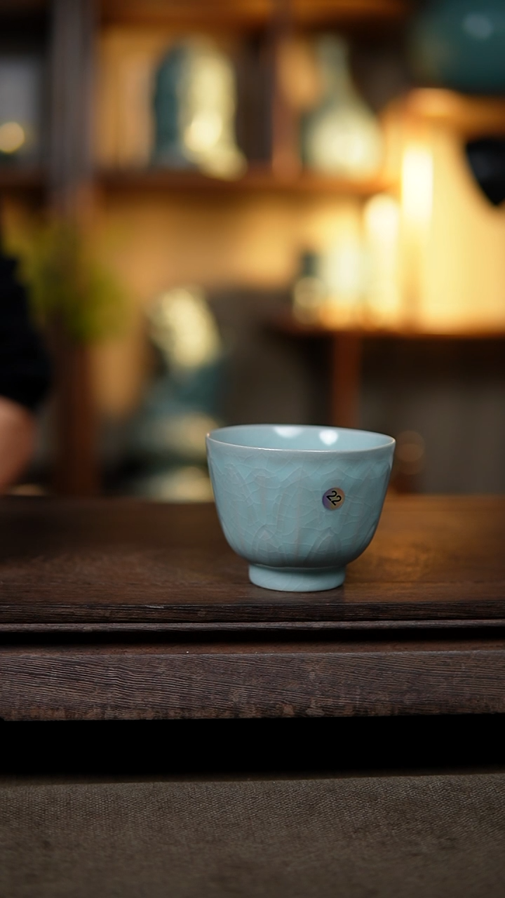 【闪购商品】杯仿古月白釉深腹莲瓣杯一级22