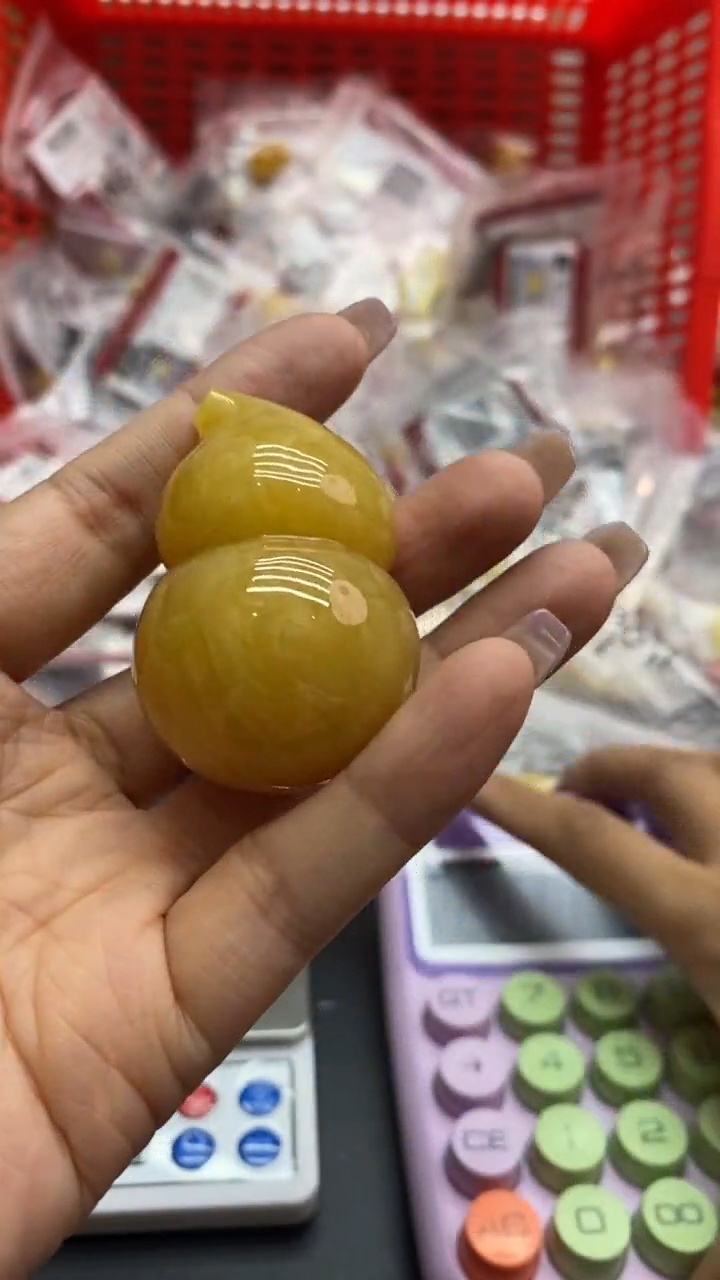 琥珀未镶嵌珠宝奇石286