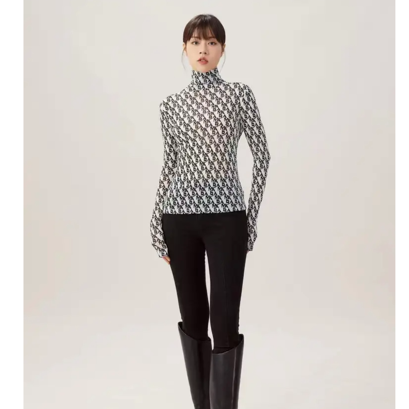 阿玛施AMASS 百搭时尚字母造型套头高领长袖T恤女5300587