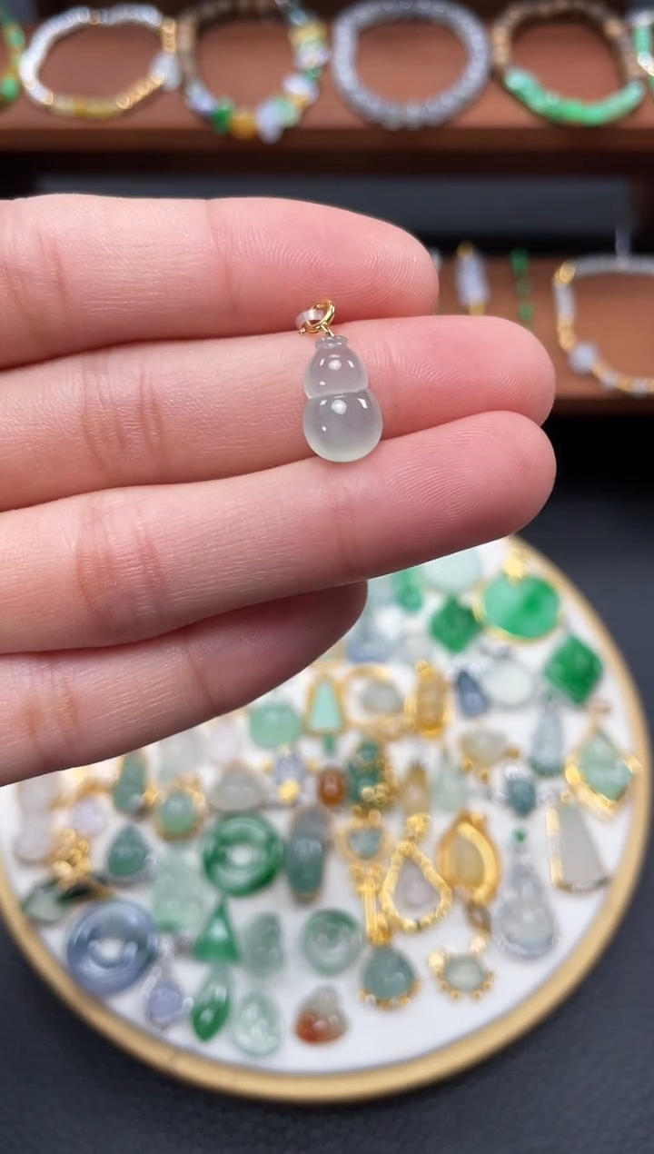 【闪购商品】翡翠吊坠(不含链)18K金镶嵌一个  JK602