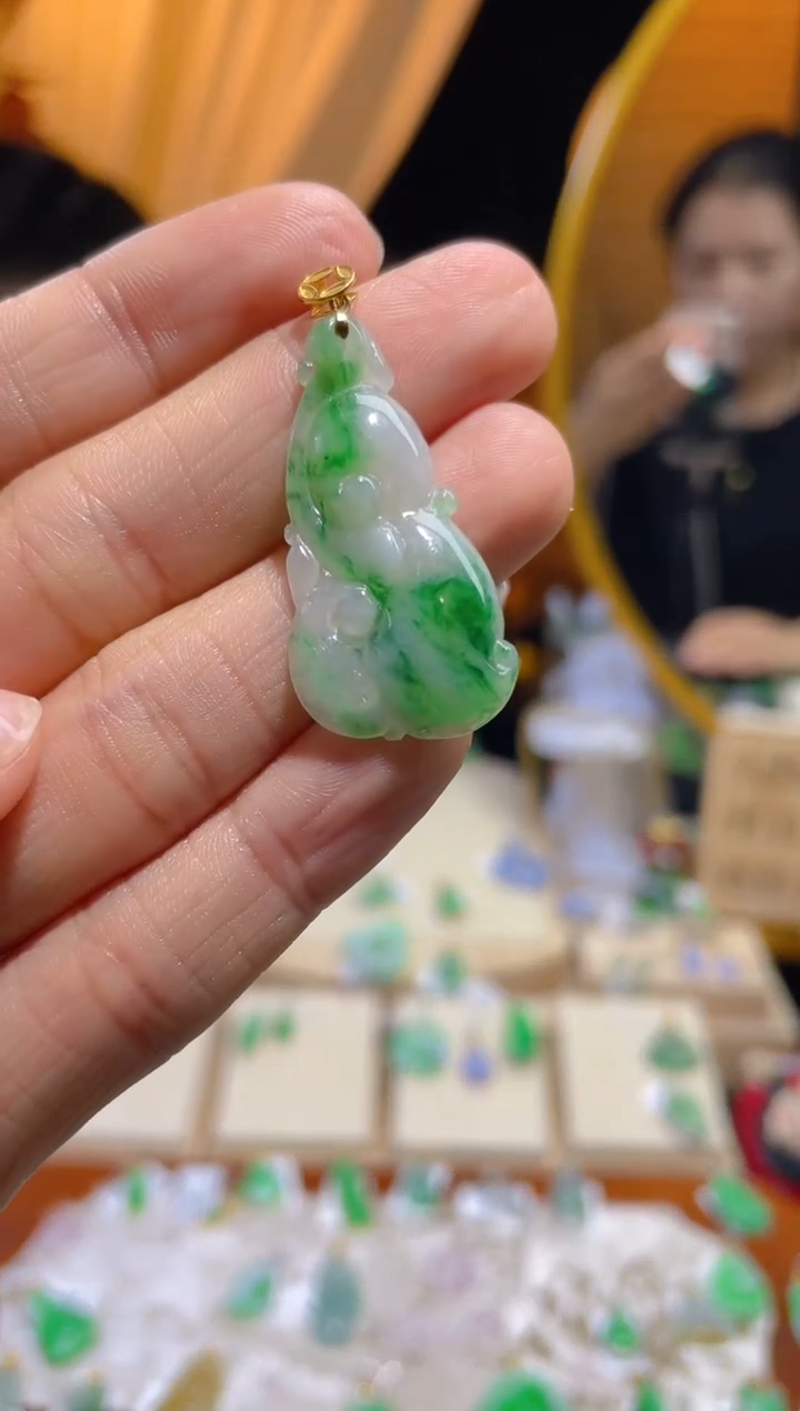 【闪购商品】翡翠颈饰18K金镶嵌假一赔三