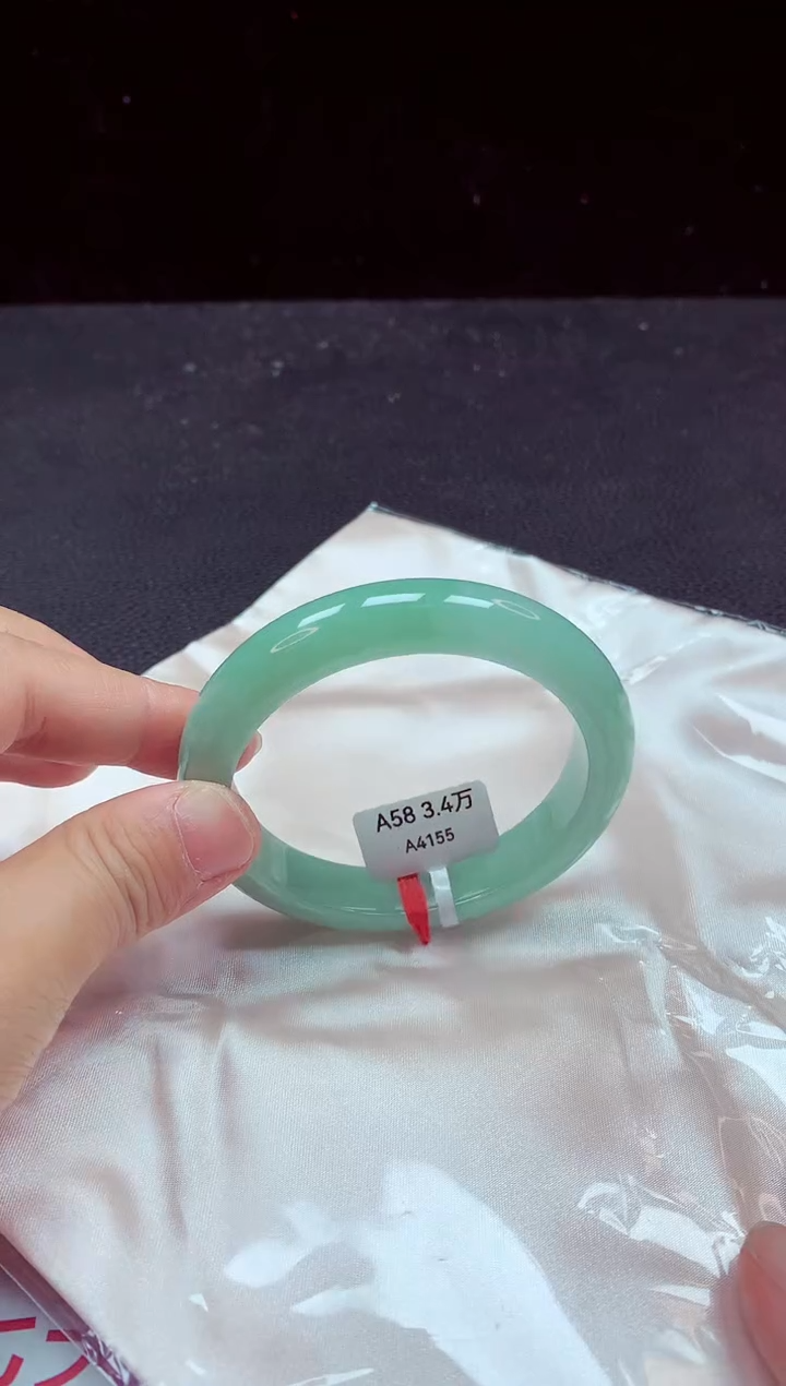 【闪购商品】翡翠手镯（圆镯）未镶嵌手镯58