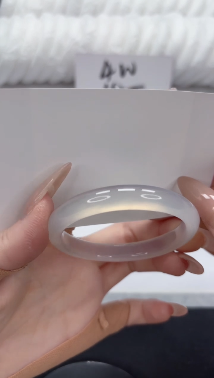 【闪购商品】石英质玉未镶嵌手镯A81-52