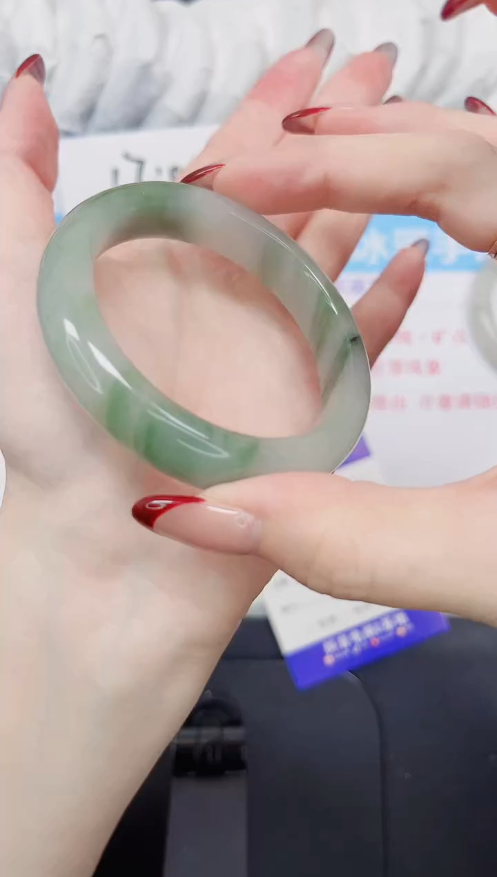 【闪购商品】石英质玉手镯未镶嵌258