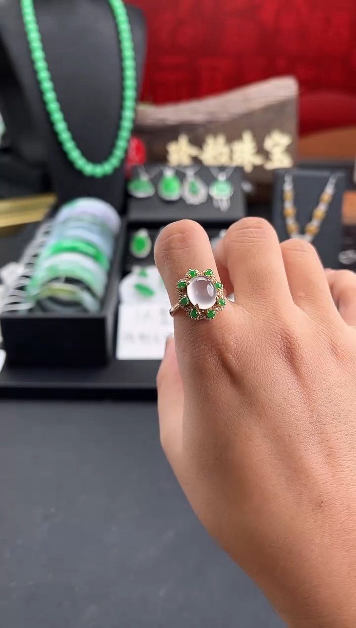 18K金镶嵌戒指翡翠毅戒指