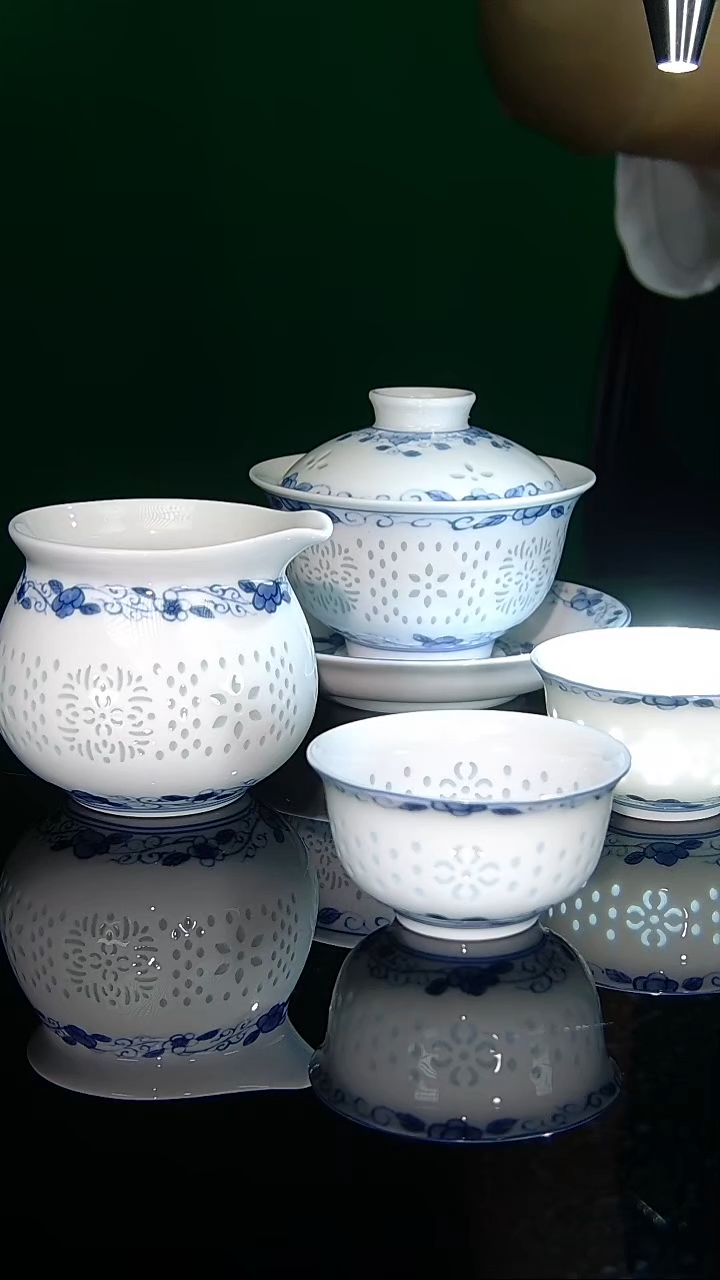 景德镇青花林珑套组