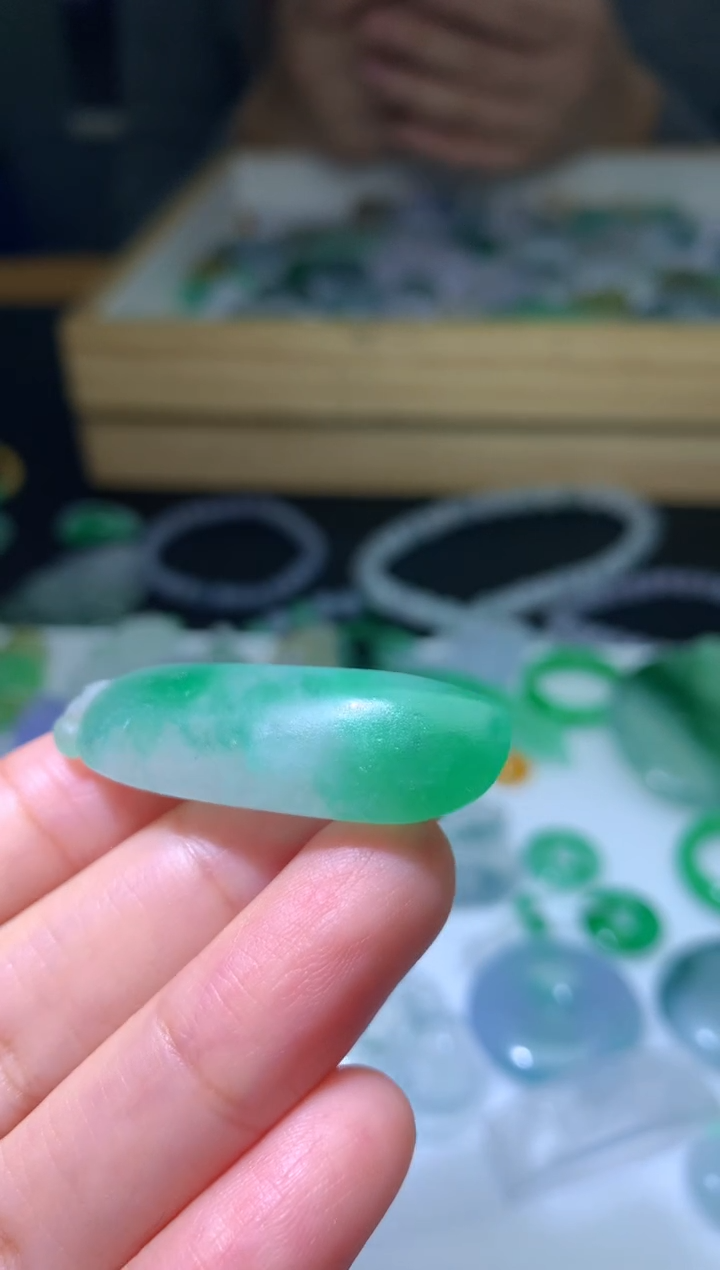 【闪购商品】定制翡翠未镶嵌毛货