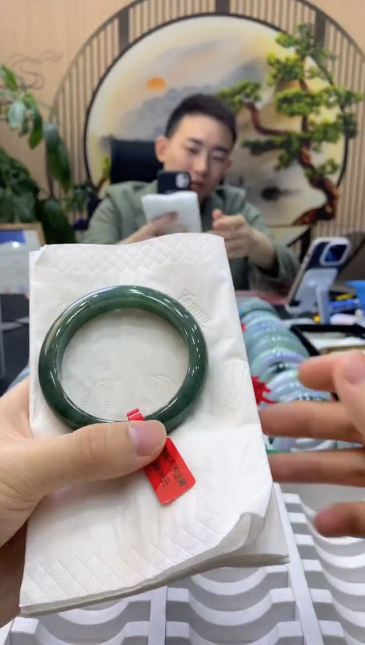 【闪购商品】翡翠手镯未镶嵌000009677