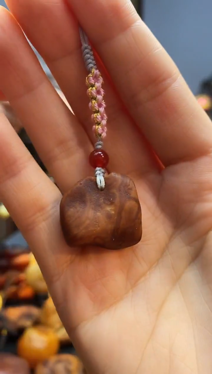 琥珀颈饰未镶嵌挂件