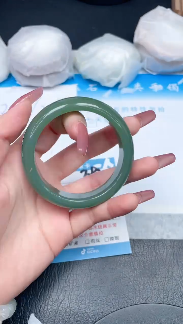 【闪购商品】石英质玉手镯未镶嵌392-54