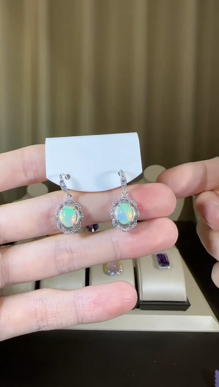 【闪购商品】欧泊珠宝奇石银S925镶嵌9*7mm耳钩