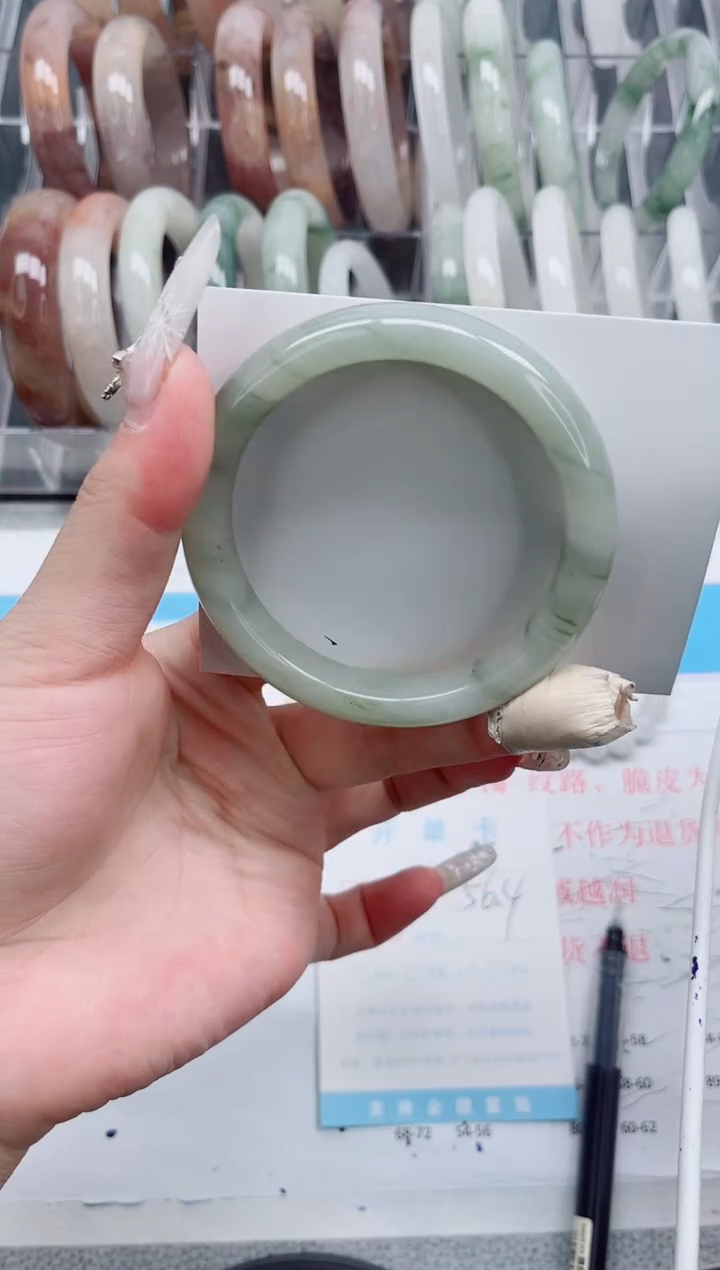 【闪购商品】石英质玉手镯未镶嵌A295-56.4