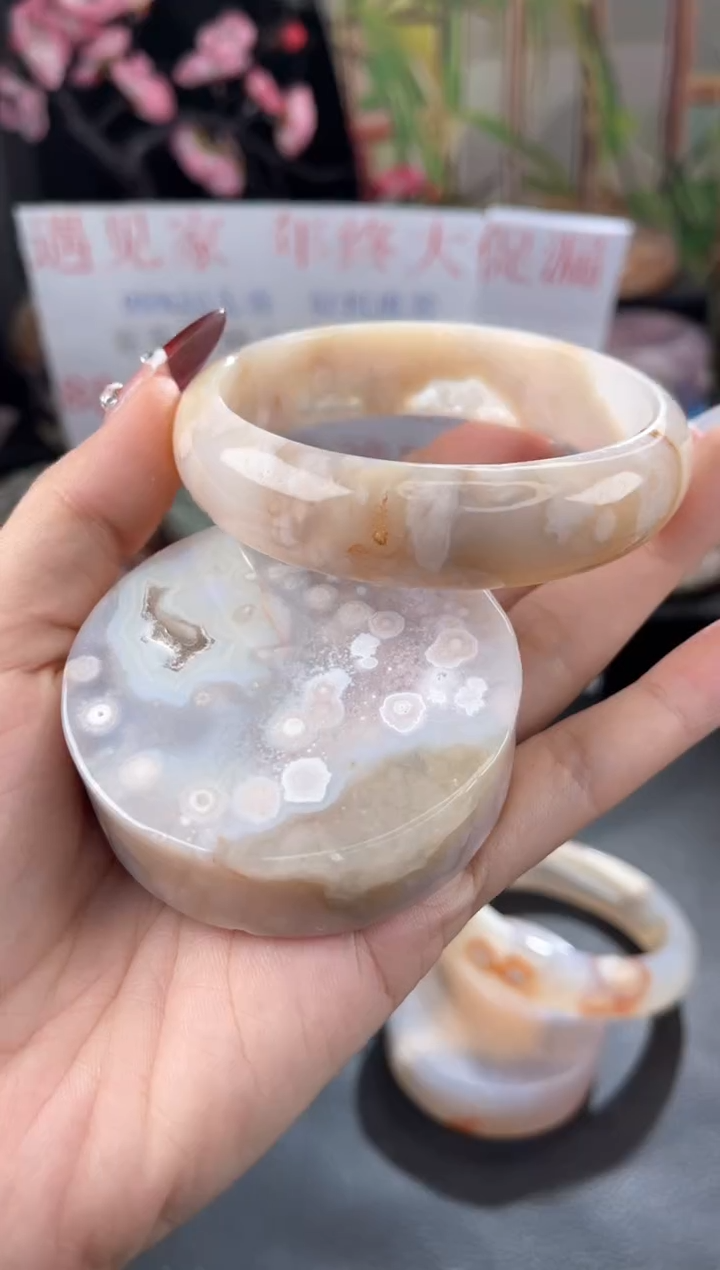 【闪购商品】石英质玉手镯未镶嵌63