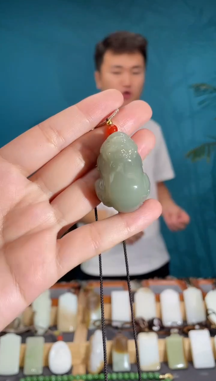 颈饰未镶嵌和田玉1