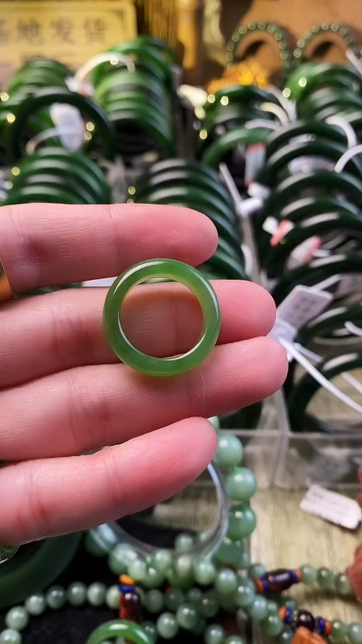 未镶嵌戒指和田玉（碧玉）弋*戒指18