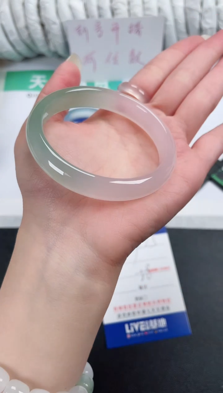 【闪购商品】石英质玉手镯未镶嵌125-58