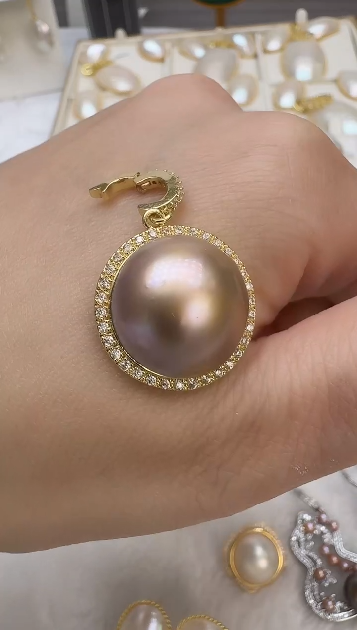 未镶嵌颈饰拼合珍珠（马贝珠）金色太阳花吊坠