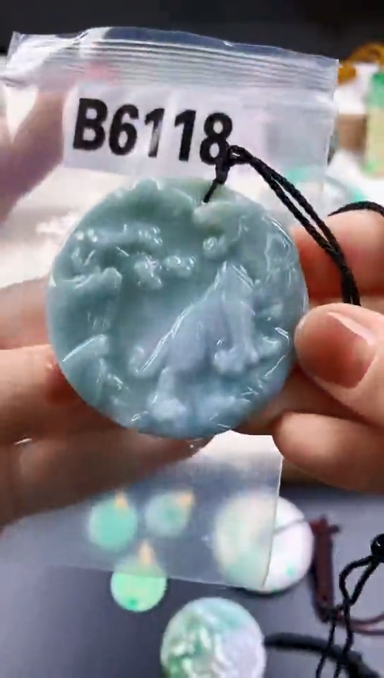 翡翠未镶嵌颈饰天然翡翠吊坠挂件