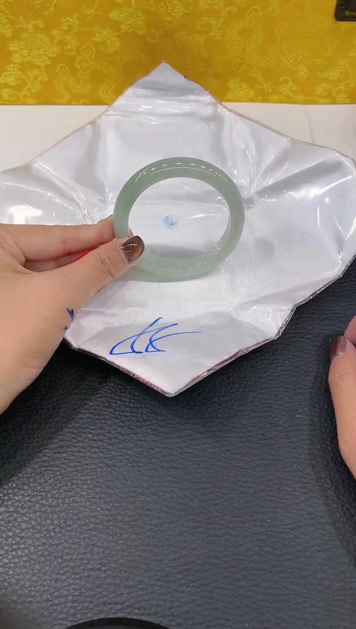 【闪购商品】翡翠手镯未镶嵌手镯