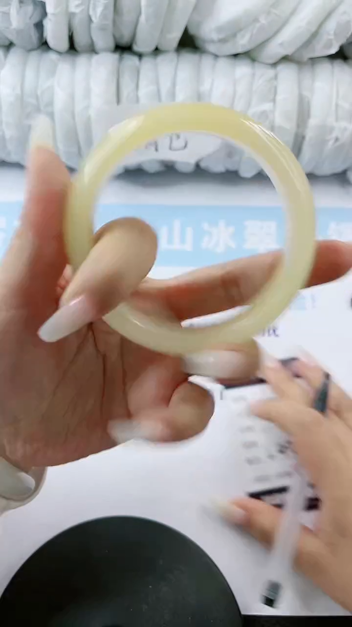 【闪购商品】石英质玉手镯未镶嵌多样性发货L421-62