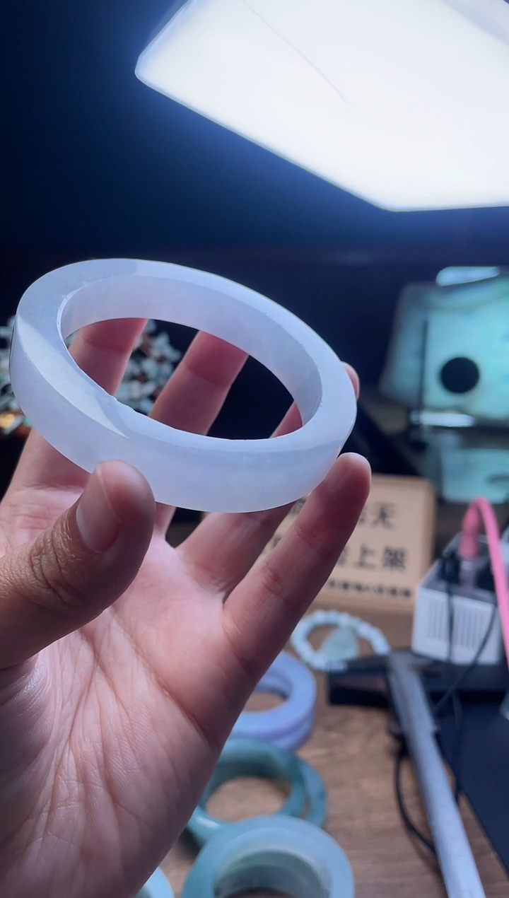 【闪购商品】定制翡翠手镯未镶嵌定制